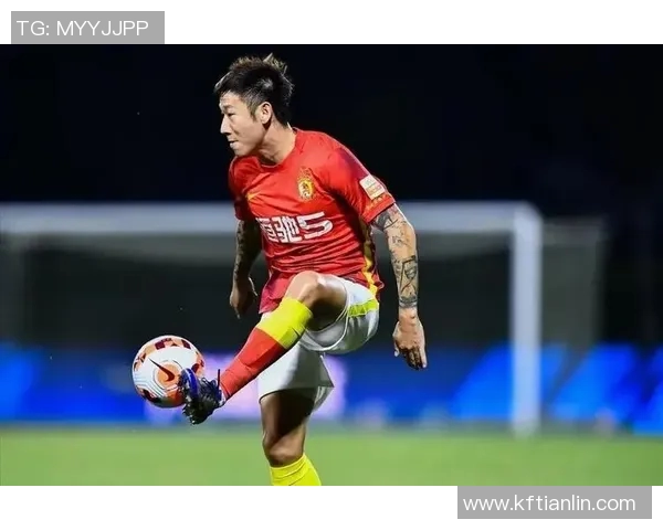 足球明星照片环绕的魅力世界展现球场英豪风采与激情瞬间