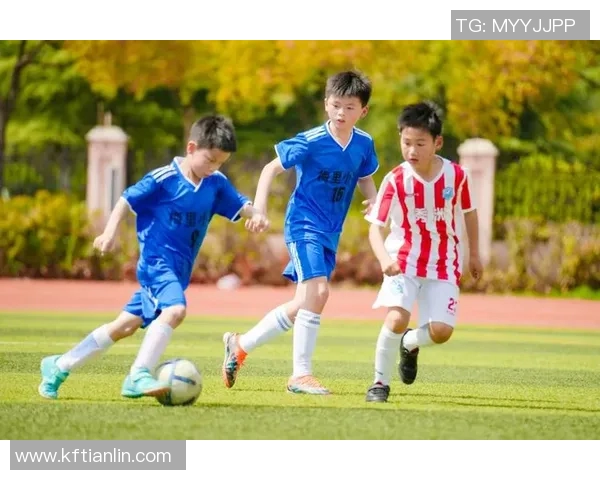 儿童房足球明星灯点亮梦想空间让孩子们在快乐中成长 儿童房足球明星灯点亮梦想空间让孩子们在快乐中成长