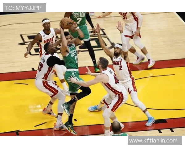 拉塞尔与塔图姆的对决谁能在NBA赛场上笑到最后 拉塞尔与塔图姆的对决谁能在NBA赛场上笑到最后